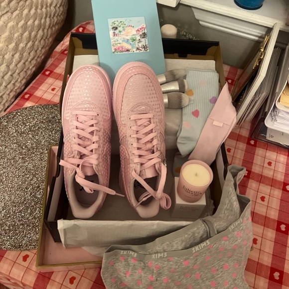 Valentine Nike 9 Air Force 1 Shoes-Skims Socks-Headband-Undies & Much More - Picture 11 of 15